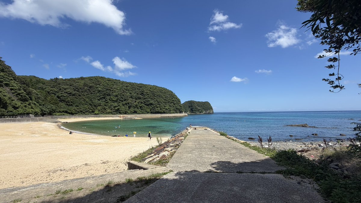 m42t42's tweet photo. 海だあああ https://t.co/QYGwRIXNK1