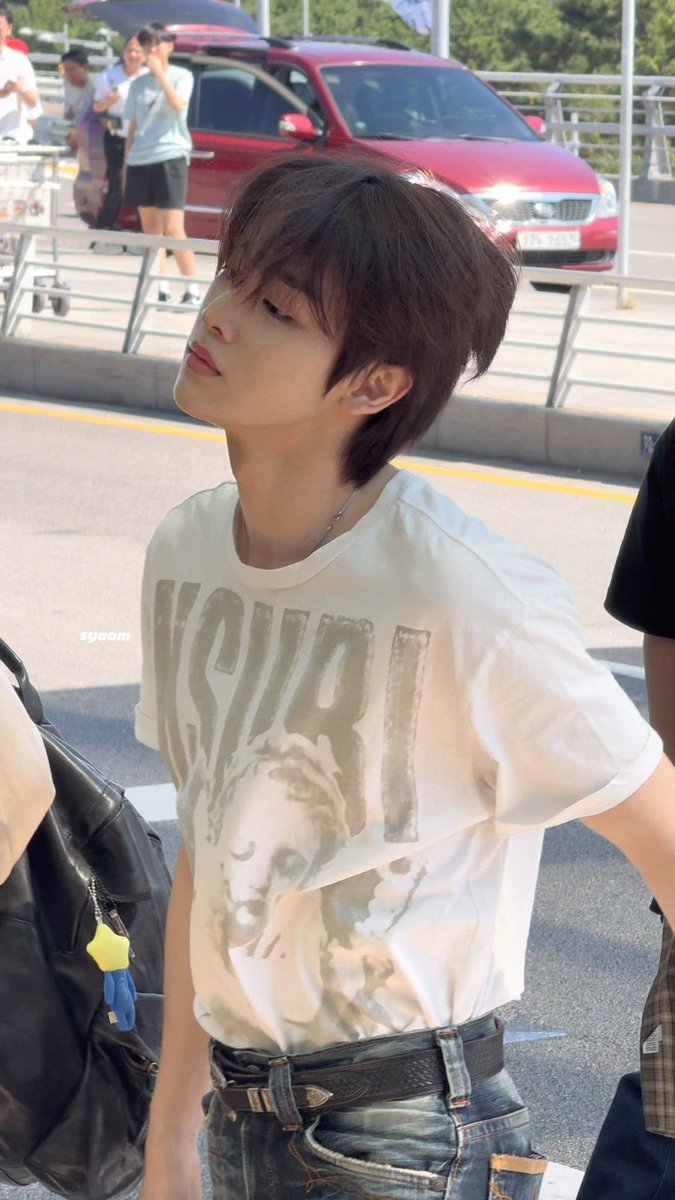 vrockbambi's tweet photo. 에엥ㅇ 이거  머리색만 바끼구 쫌 더 말랑해짐 ㅠ https://t.co/62SqUeD09A
