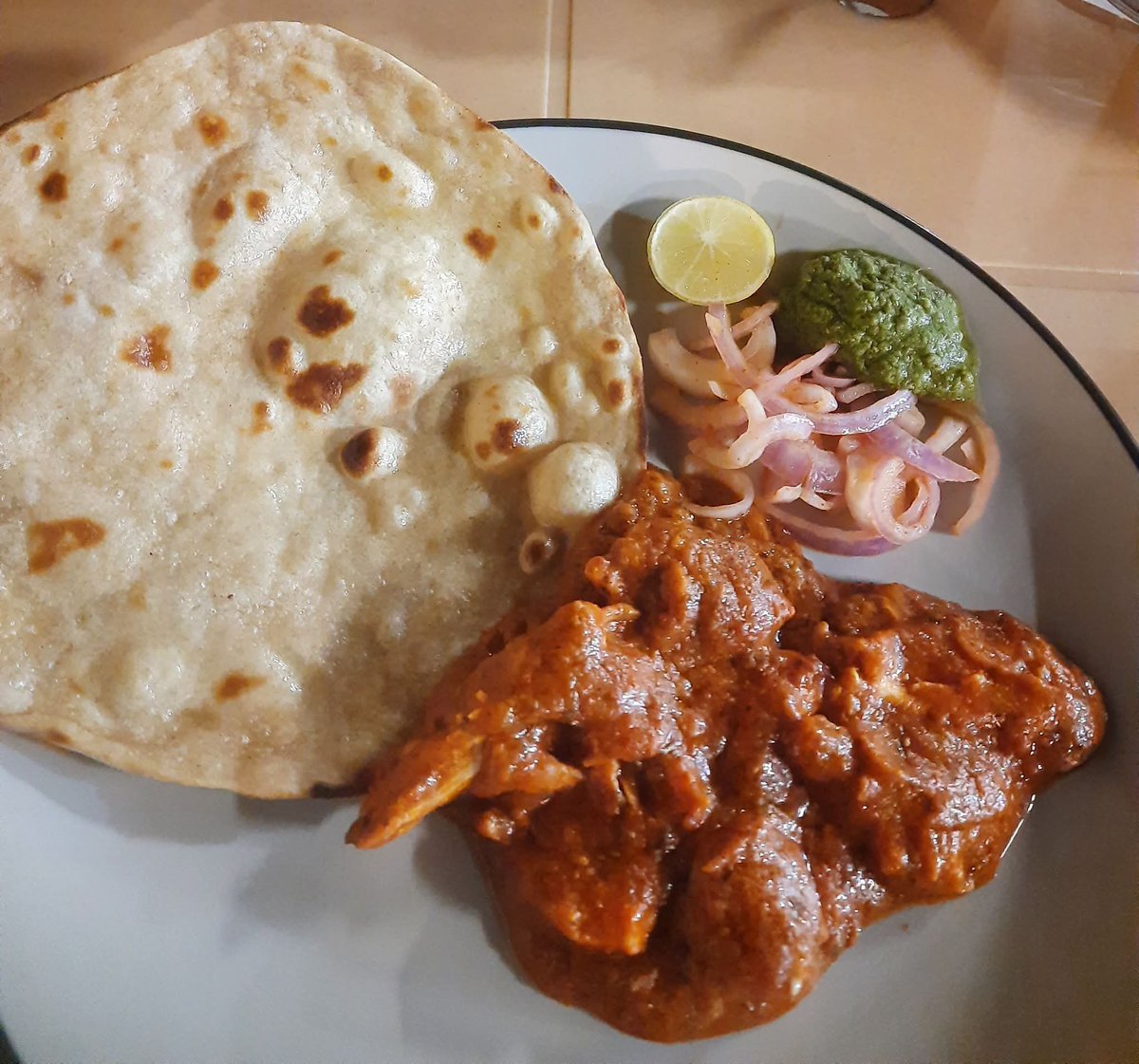 w_karve's tweet photo. #photodump #kukoochku
#barbeque #food #eat
#deccangymkhana #pune
Ku-Kooch-Ku was one of our favourite places in Pune for Tandoori Chicken in 1970's/1980s.
I visited Ku-Kooch-Ku after a long time and clicked a few photos/selfies (see below)
This time I enjoyed Butter Chicken, Mutton Patties (Pattice) and Chicken Roll instead of the customary Tandoori Chicken which I will eat on my next visit.
I loved the food at KuKoochKu - the delightful surprise was the yummy chicken roll with a really tasty mayo sauce - it was lip-smacking.
They have a open air sit out at Ku-Kooch-Ku Deccan Gymkhana and I understand Ku-Kooch-Ku has opened a branch in Uday Baug too.