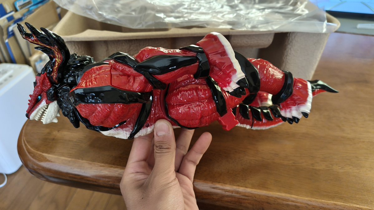 Marmite_Hero's tweet photo. 箱に入ってる状態のエンカク
魚みたいでちょっとおもしろい https://t.co/AS0P2bHjyp