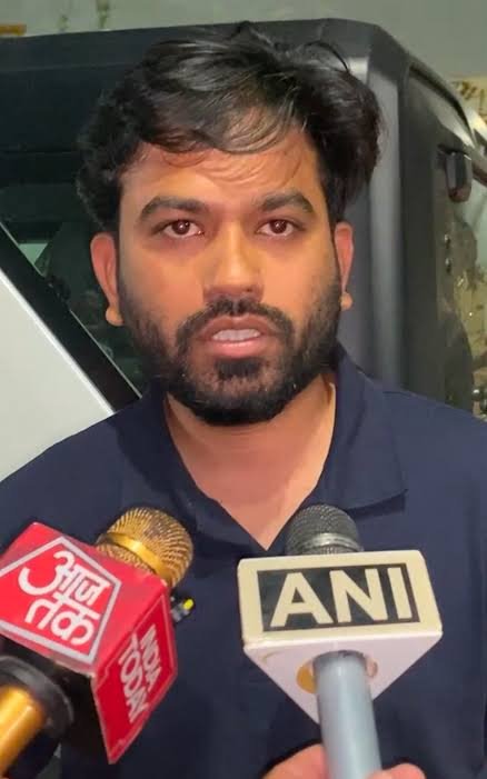 Seeke09Truth's tweet photo. Man is Cooked the 
whole system of India
Modi government bows down to Gen Z

 A big victory for Indian youth, Education Minister Dharmendra sends his resignation to Modi. 
#Dharmendra #CJPProtest #NEET https://t.co/iQ2LhdUtdY