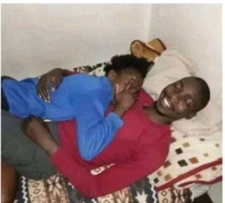brooktimbe_'s tweet photo. Msinirogee huyu, love is a biuriful thing. 😊😂 https://t.co/RfkMTgOB1m