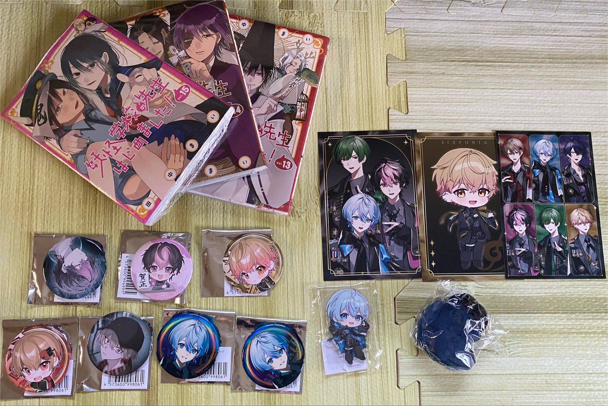 Leeeo20111202's tweet photo. 戦利品
こさこさとエレベーター来てくれましたん〜
あと漫画と激かわアクスタ買ってきたん！ https://t.co/q47zoZw9to