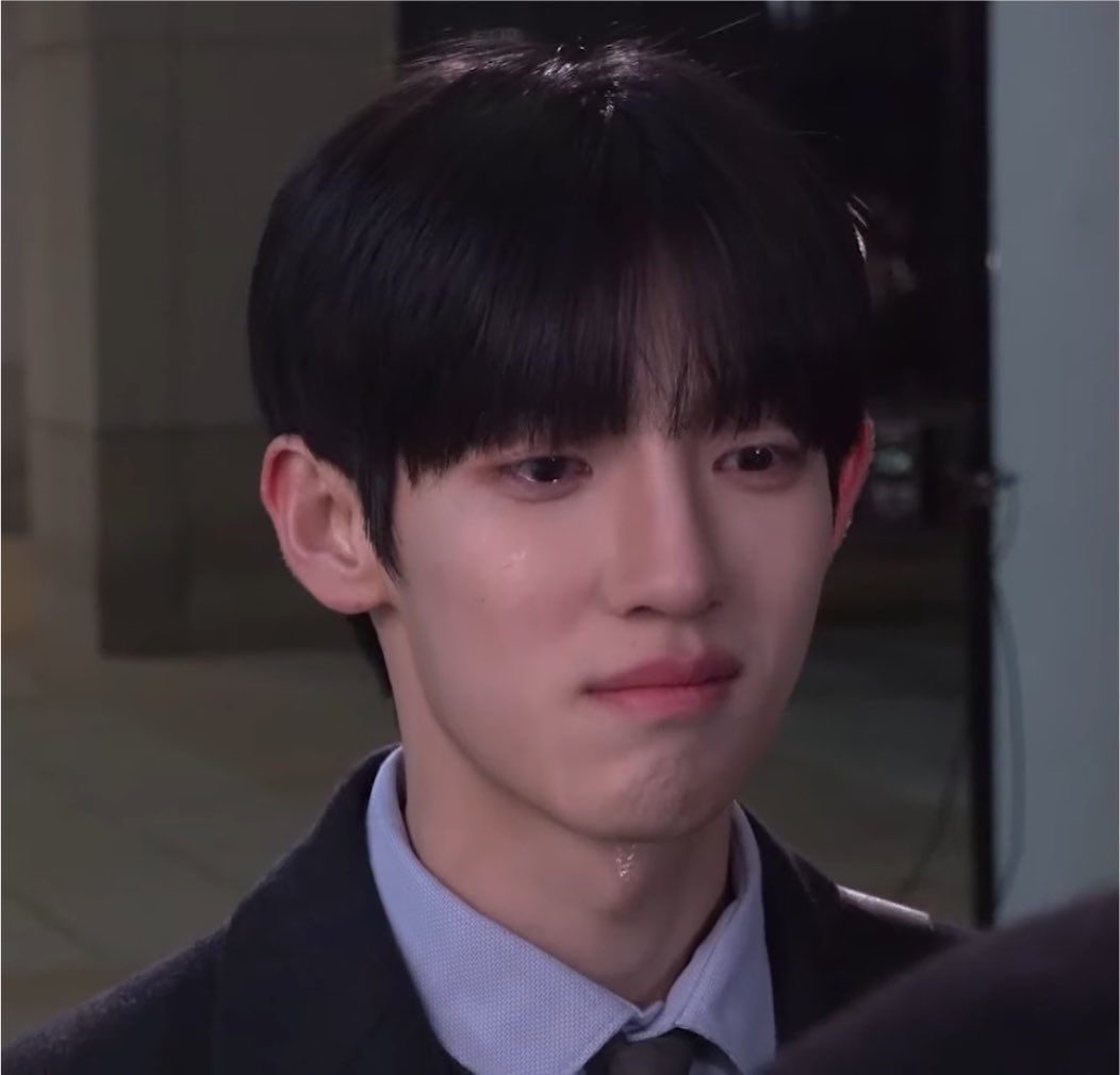 gppfll's tweet photo. 애 눈물 목까지 흐르고😭😭😭😭 https://t.co/XvqOjRiSP7