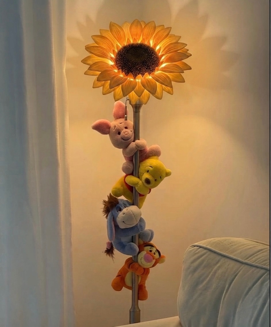 sunflowerchives's tweet photo. 🌻 night light https://t.co/rNRZzs4cnb