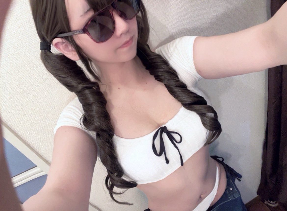 5vuztd's tweet photo. かにさんたまに砂浜に散歩に行くといる人間のコスプレをしてみたかに🦀 https://t.co/FWIjdWGscC