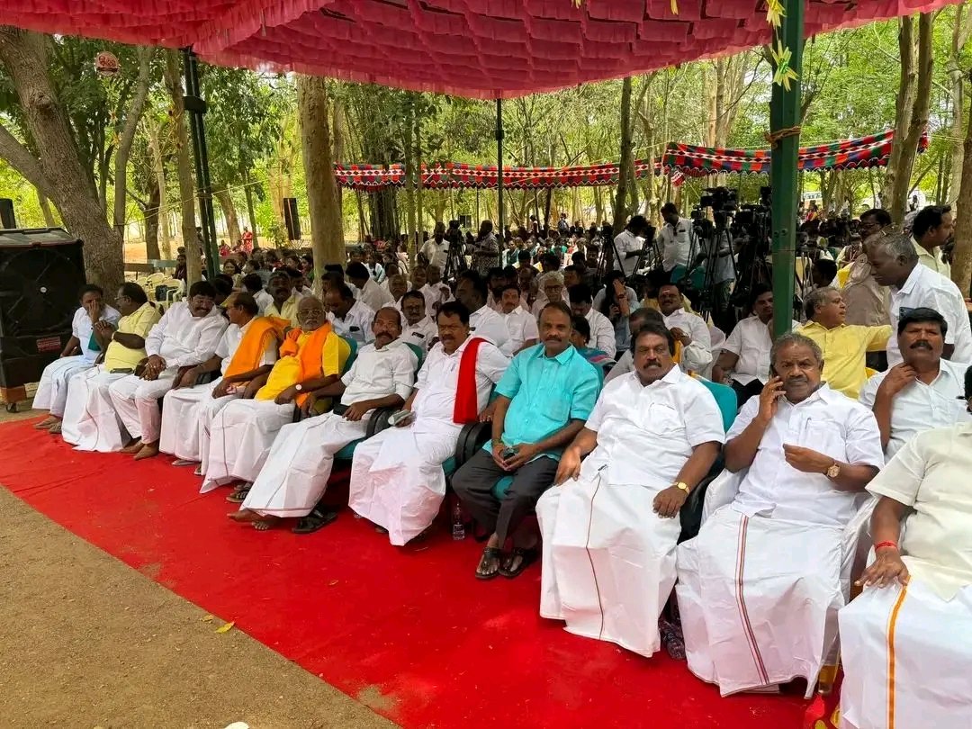 vprabu7's tweet photo. "சமூக நீதிப் போராளி" மருத்துவர் அய்யா அவர்களின் 88-ஆவது அகவை தினத்தை முன்னிட்டு, திண்டிவனம் சரசுவதி கல்வி கோவிலில் நடைபெறும் நிகழ்ச்சியில் … https://t.co/cHmEwbzLHy