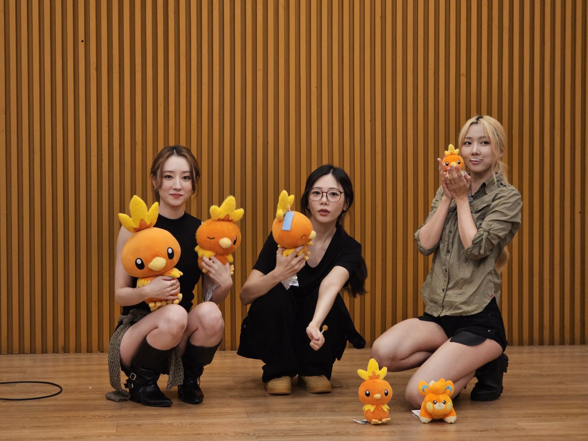MSO_dc's tweet photo. 오늘자 단체사진! https://t.co/vN8W2qjmtn