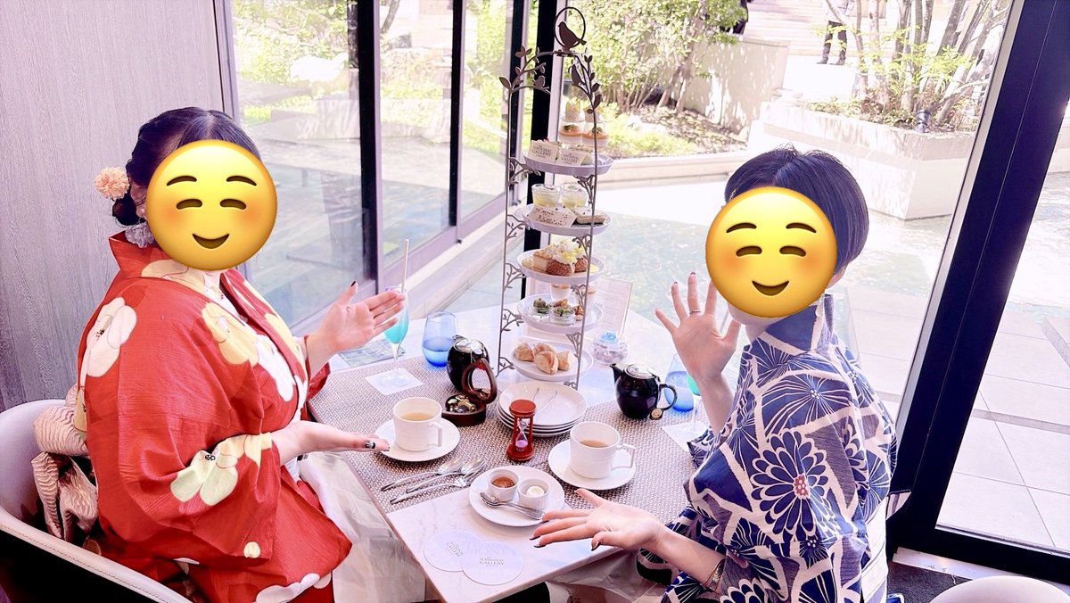 nyao_heta's tweet photo. 久しぶりのにゃおにゃべ浴衣会🐱
モネコラボのアフターヌーンティー行ってきた〜💕
誕生日もお祝いしてもらっちゃった🥰猫ちゃんいつもありがと♡
＃にゃおにゃべ会 https://t.co/Apbz0bZTTc