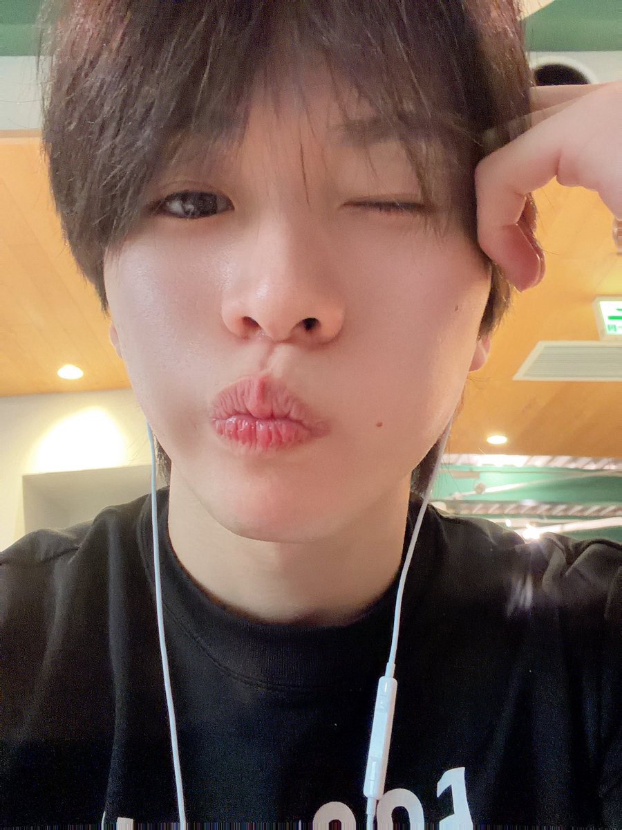 _tow_aaaaaa's tweet photo. 下アングルからこんにちは^^
#JUNON https://t.co/euzwPCYOsB