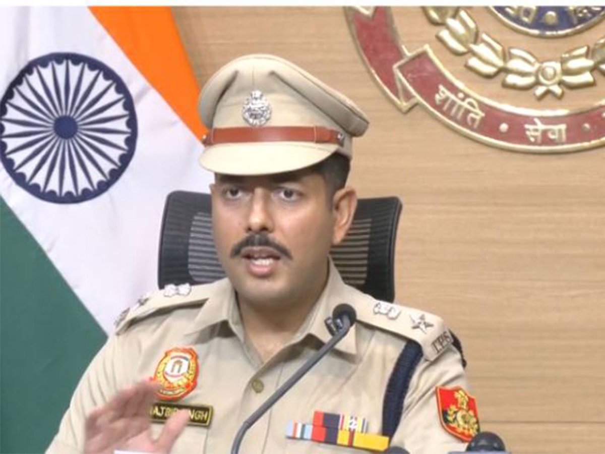 ani_digital's tweet photo. No death during July 20 protests: Delhi Police warns against fake info related to Jantar Mantar protest
Read @ANI Story |
https://t.co/en3P6n0VhD
#DelhiPolice #FakeInformation #JantarMantarProtest #July20Protests https://t.co/EkLgvthuPA