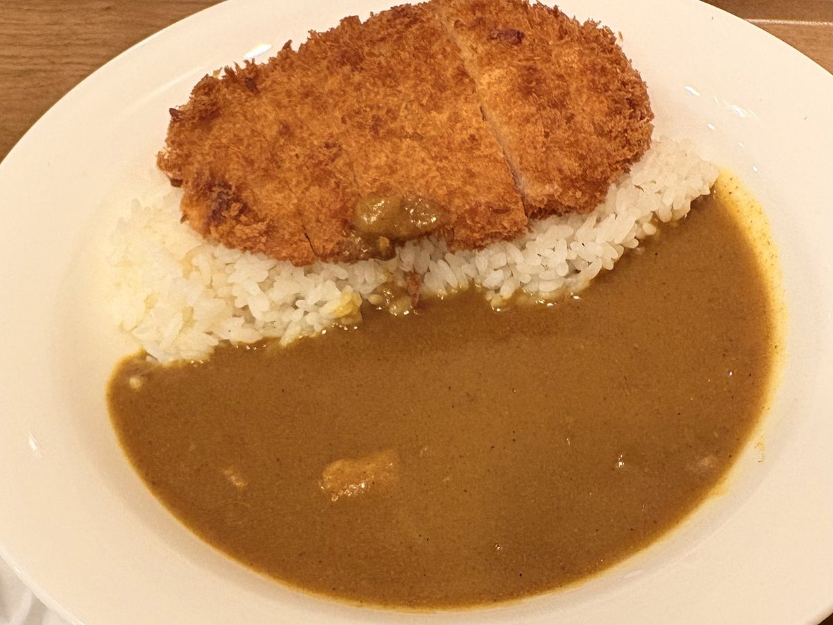 pupu0123's tweet photo. この夏一番のほんわかハートフルサスペンスホラームービー観てきた

カツカレー食べて帰ります https://t.co/CJFP7jsPG7
