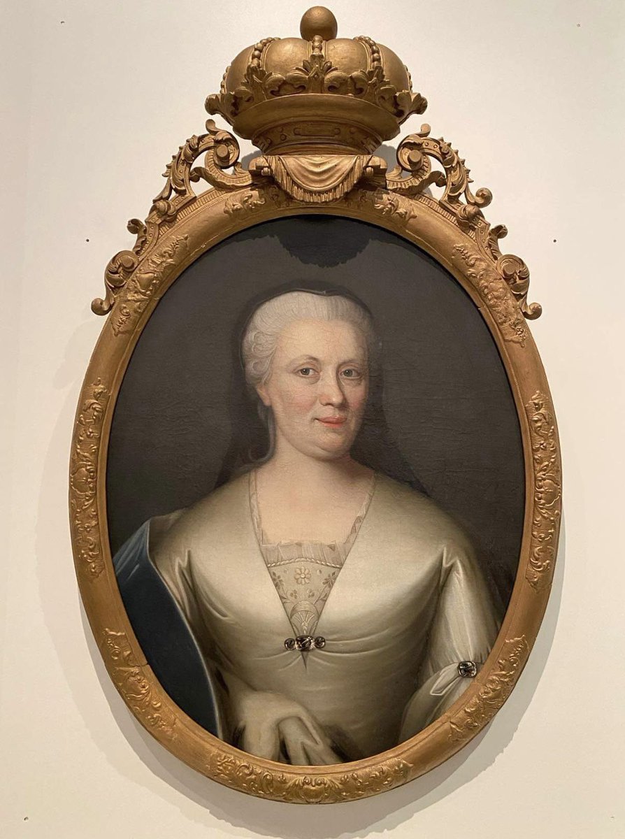 WillemdePrater's tweet photo. In het centrum van Leeuwarden is het Princessehof te vinden. Het voormalige paleisje dankt zijn naam aan Maria Louise van Hessen-Kassel (1688-1765), de weduwe van de tragisch verdronken prins Johan Willem Friso van Oranje. Haar Friese bijnaam Maaike Muoi (tante Marijke) wijst op haar populariteit. 1/2