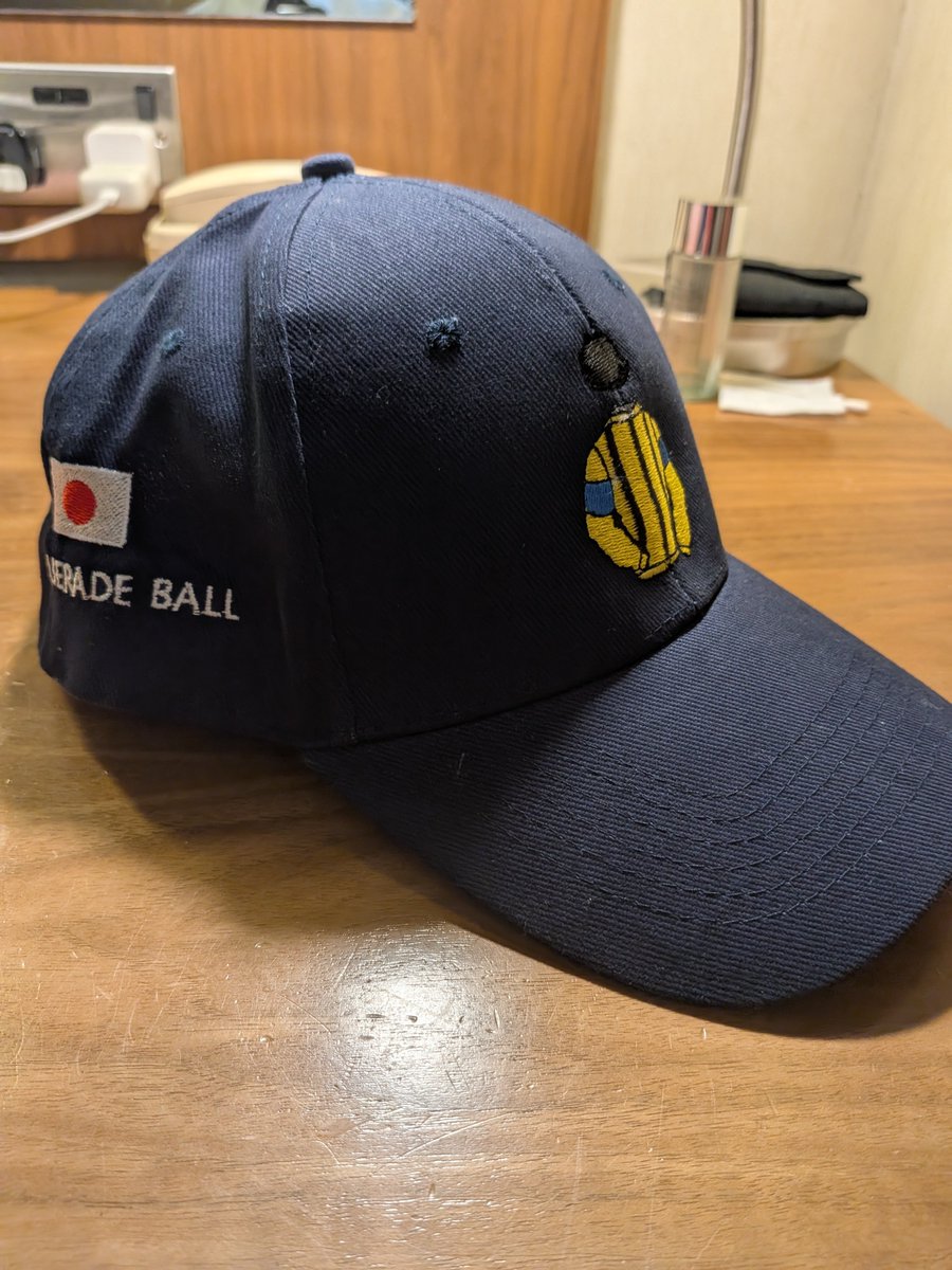 Nagy's tweet photo. アスコット競馬場よりプレゼント頂きました。 https://t.co/VRhM7wG0Nz