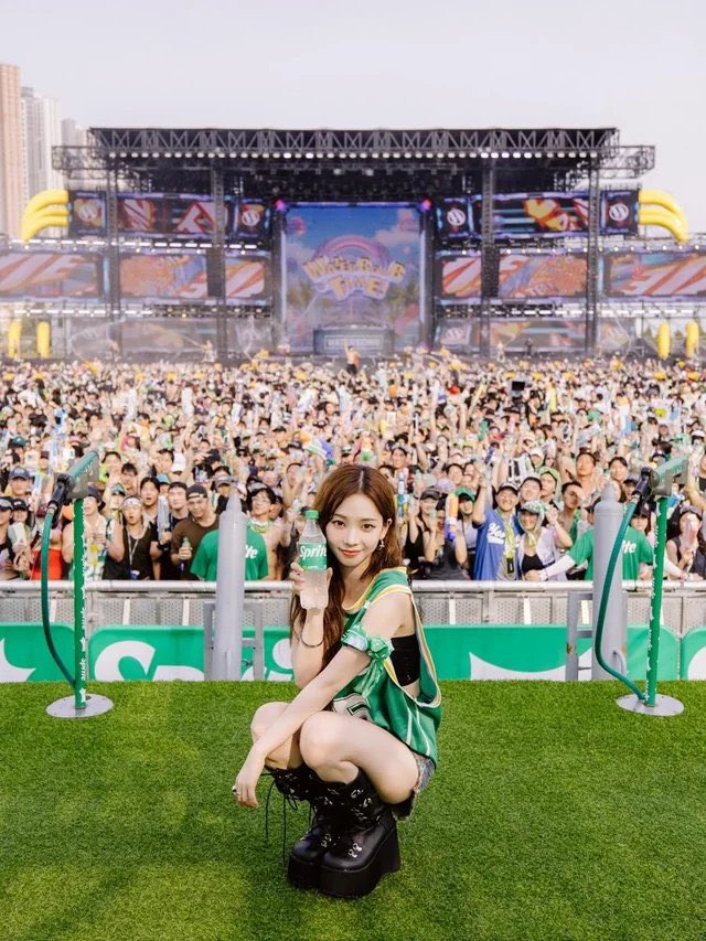 kakakaei8g's tweet photo. Even soaked in water, Karina maintains flawless beauty and graceful stage manners.

KARINA WATERBOMB SEOUL

#KARINAxWATERBOMB2026 https://t.co/5slumbpduY