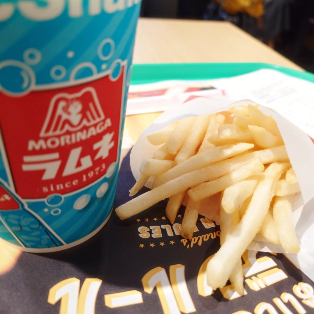 s2_jt7's tweet photo. スタバ諦めてこれにしたあたし賢い https://t.co/0wtR80VEFJ