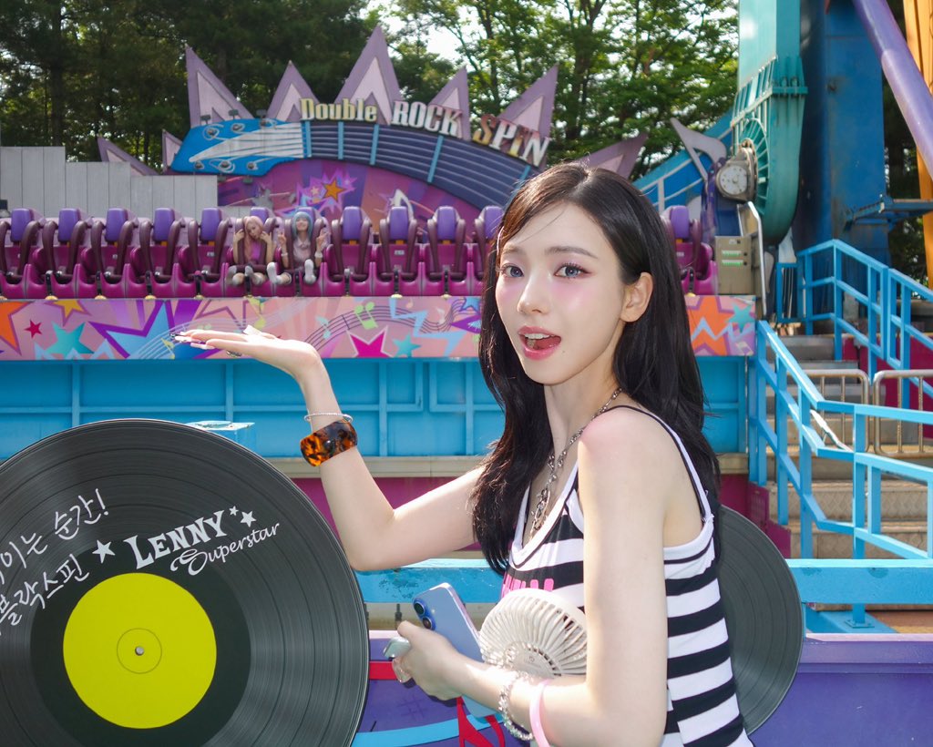 Aouiuhon14's tweet photo. Karina’s playful interactions with water guns make the whole venue full of laughter.

KARINA WATERBOMB SEOUL

#KARINAxWATERBOMB2026 https://t.co/OBzINf1AaY