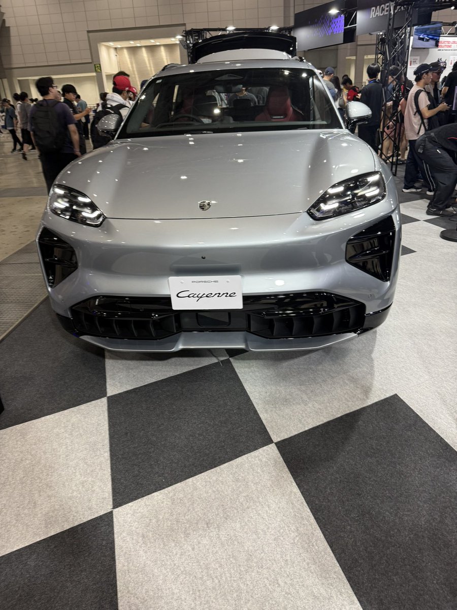 ylq1v's tweet photo. #Porsche #Racebron https://t.co/a3KckUWMAq