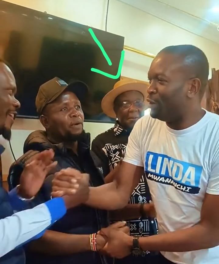 Goldfield6's tweet photo. You see the man with the Hat, is called Hon moses Akaranga the former Governor of vihiga.

This man is very hard to persuade, how he got into  this team leaves me shocked.

Now I believe Sifuna rise is Euphoria

Sifuna is The kingpin https://t.co/f54djxAZOZ