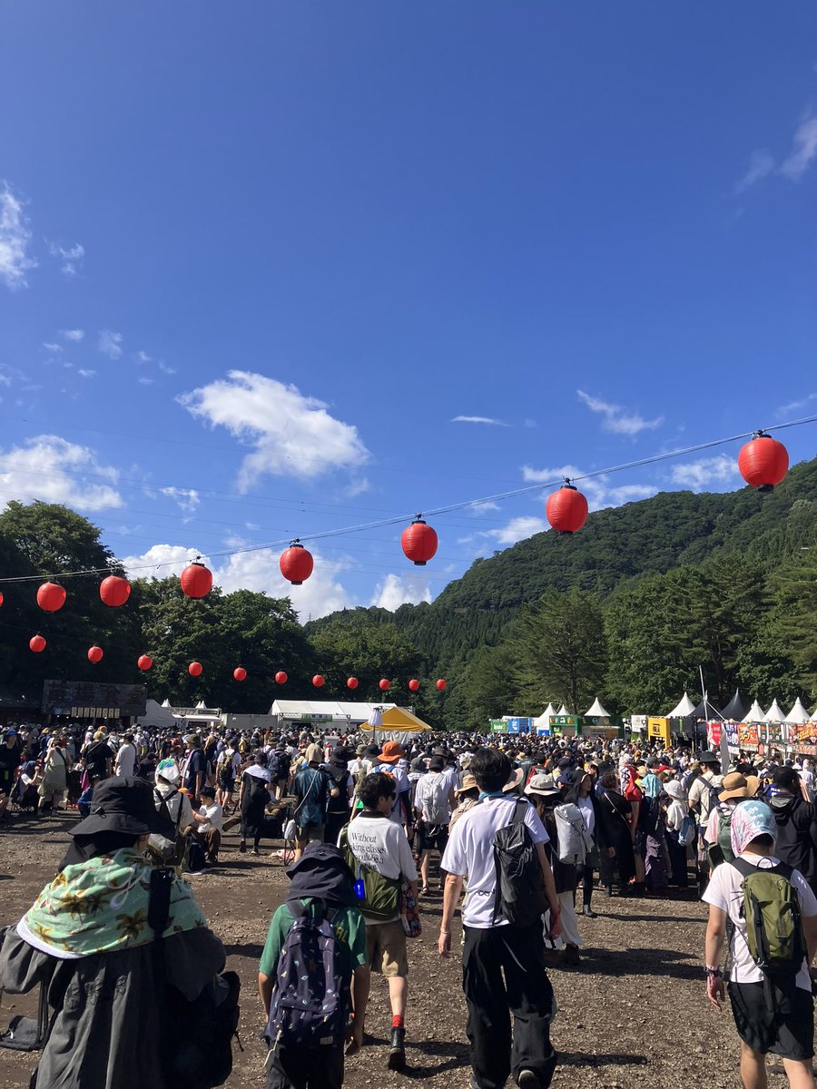 1192kondo's tweet photo. #フジロック
昨日は3日券のリストバンドを拾ったから、スタッフに届けて徳を積んどいた！ https://t.co/glwwit789P