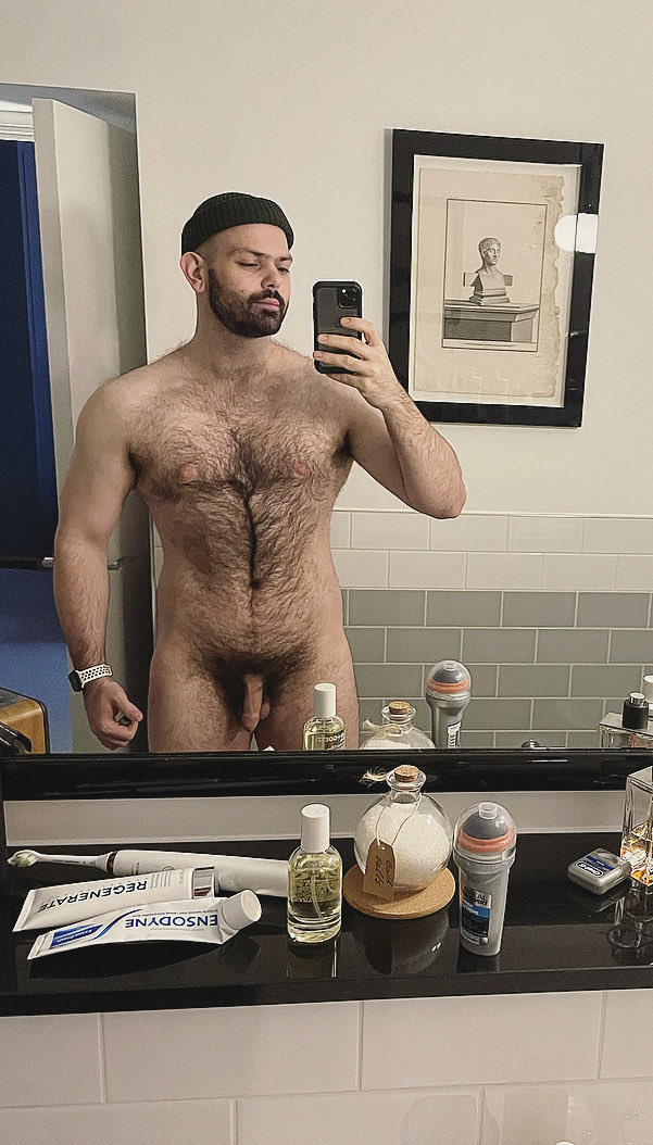 sjd_cub's tweet photo. Who needs clothes?! 😜 #gaycub #gaybear #hairy #hairychest #hairymen #furrymen #gay #fuzzball #hairydick https://t.co/MKnLOeLmTn