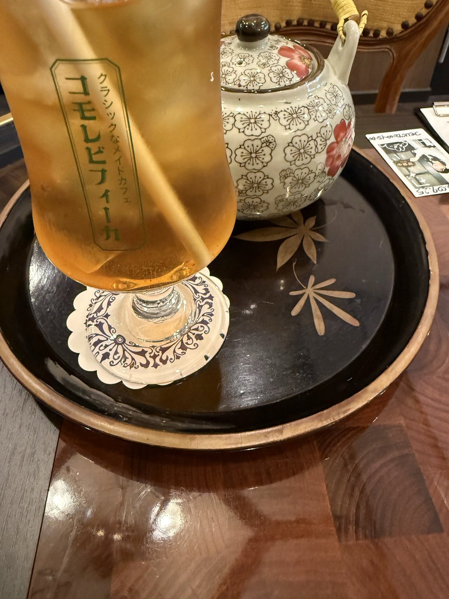 sh_722_____'s tweet photo. 飲み放題なのに1杯毎に淹れたてほうじ茶アイス👍 https://t.co/U2PPg4sBCD