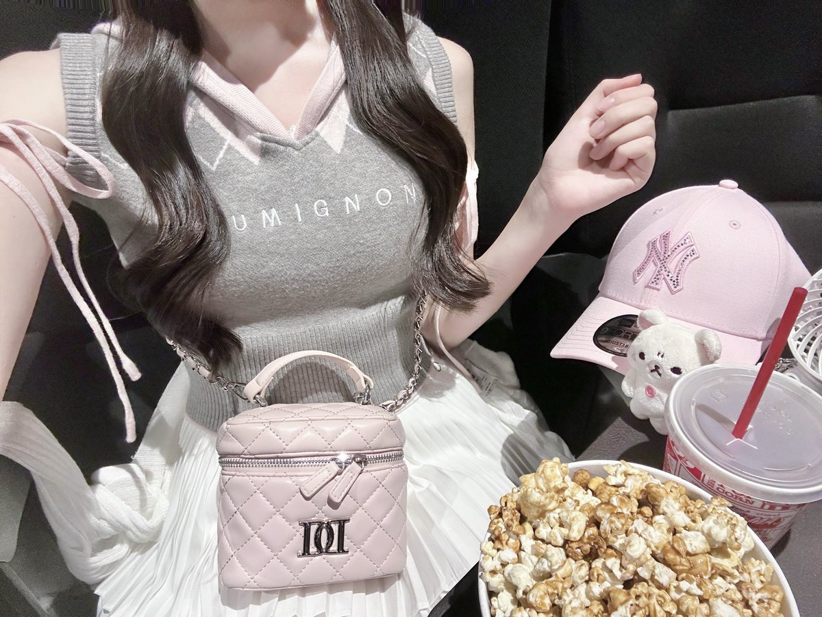 4nyl6_'s tweet photo. 1人映画でエネルギーチャージ꒰⑅ •̥ ·̮ •̥ ⑅꒱ 🍿💕·° https://t.co/1PKf9QMuRM