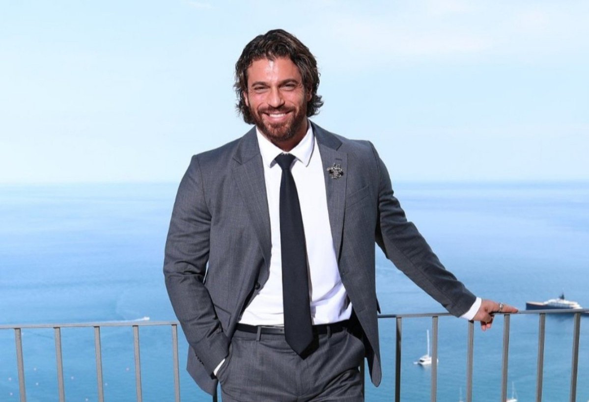 maribelbh55's tweet photo. @amour_penelope Buenos días Penélope 😘 
Como nos gustan y como lo disfrutamos 😉
Feliz sábado!! 
#CanYaman  ❤️🙏 https://t.co/zXT0bY2pwT