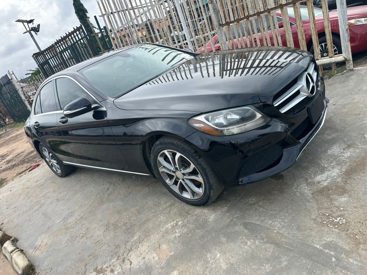 Odogwu02's tweet photo. Abuja Distress deal💎
Direct Foreign used 
M/Benz C300 2015 model, 
keyless entry,low Milage,
long screen, etc 
with duty paid, 
price: 19M only
HURRY!
Call :08138433779 https://t.co/CbbFIEN0Qw