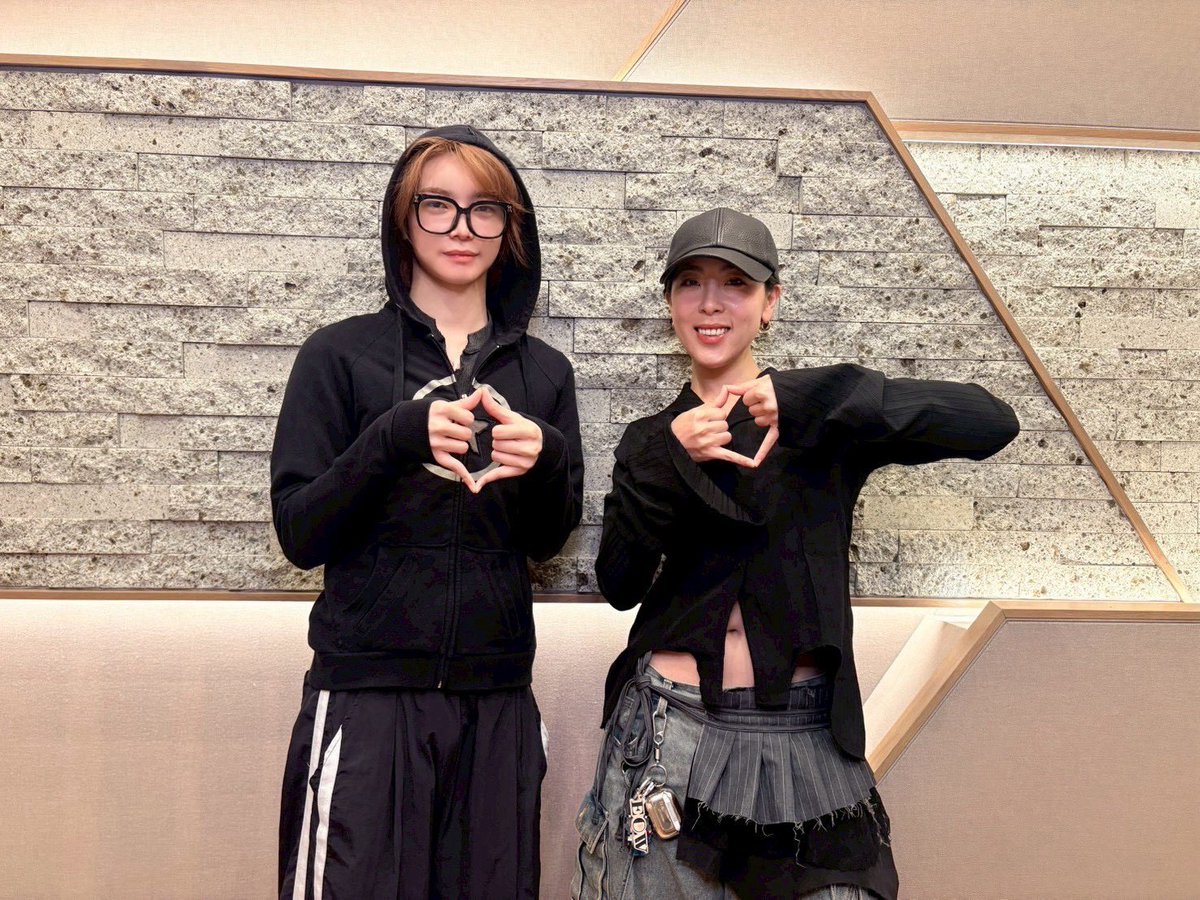FEELTHEMUSIC_PR's tweet photo. 本日22時〜放送
“ƑEEL ƬHE MUSƖƇ”

本日のゲストは
 #aoen の #颯太 さん🐈‍⬛ᯓ✦∘˙

🗣️大歓声を受ける気持ち
🗣️文化祭で観た1曲がきっかけ
🗣️1人カラオケが1番好き

#aoen_ハジマリCOLOR 
🎧 https://t.co/H1APhXXz1E

📻
https://t.co/AD6xjmGsJn

@aoen_official #アオエン
#フィルミュ #FMヨコハマ https://t.co/OdySZyDoLA