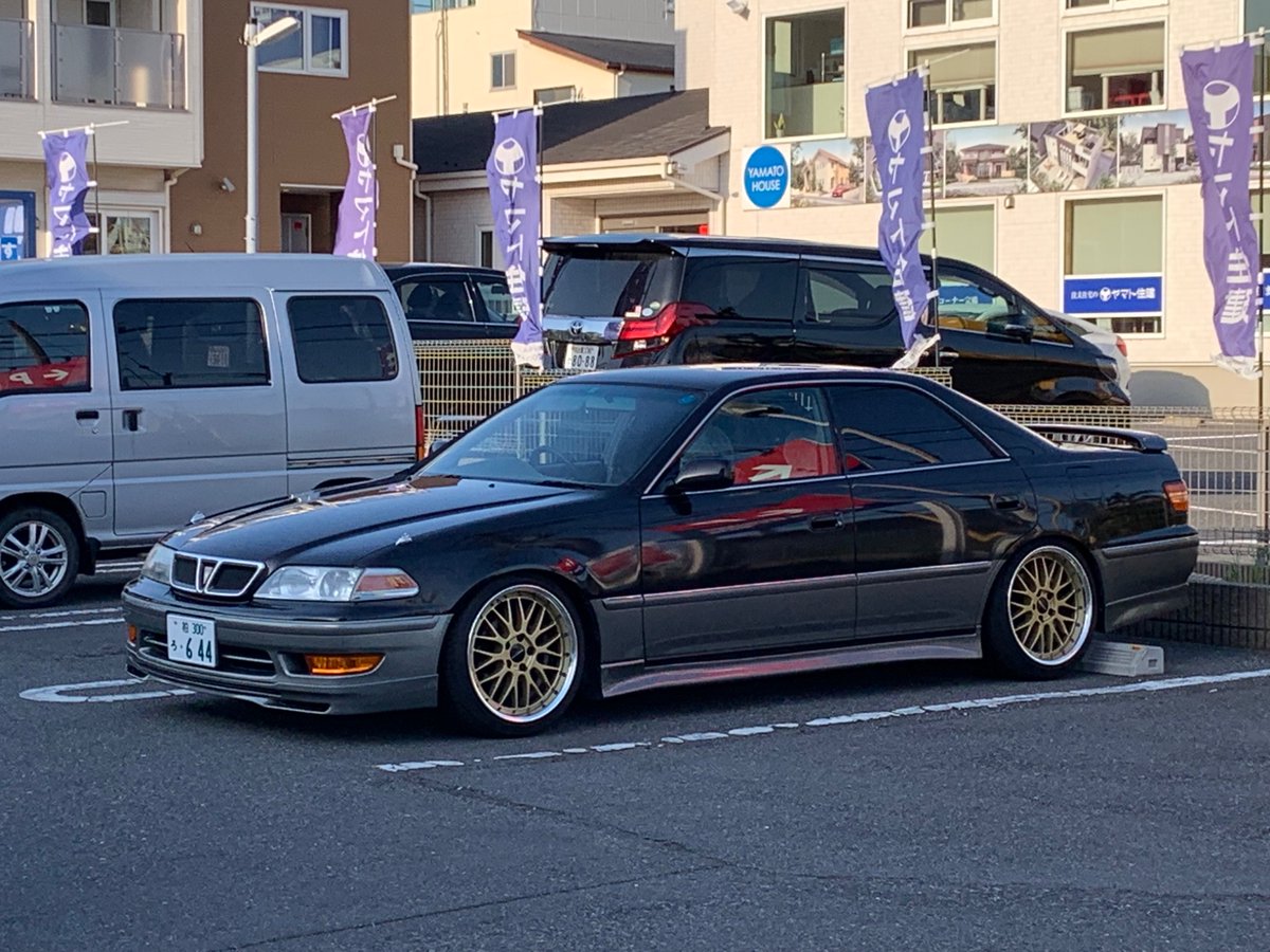 pypymaagtgt's tweet photo. 俺のブタみたいなグリル、横浜トヨペットのグリル、柏にいた(今もいる？)クレスタのグリル
案外100は謎めいたグリルが複数ある https://t.co/eBGcNxFZo0