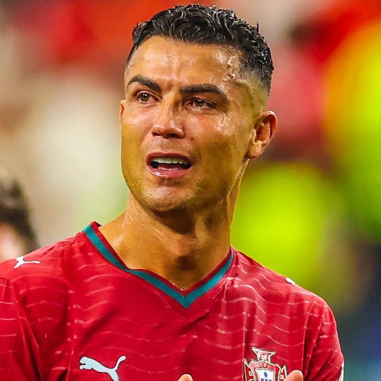 One_furuya's tweet photo. @joalmatipszn They laugh at Messi because he didn't win a second title, while your idol hasn't won any World Cup titles, not even a silver or bronze medal, and is one of the worst players in World Cup history 😵 https://t.co/YC0PyFy4Sc