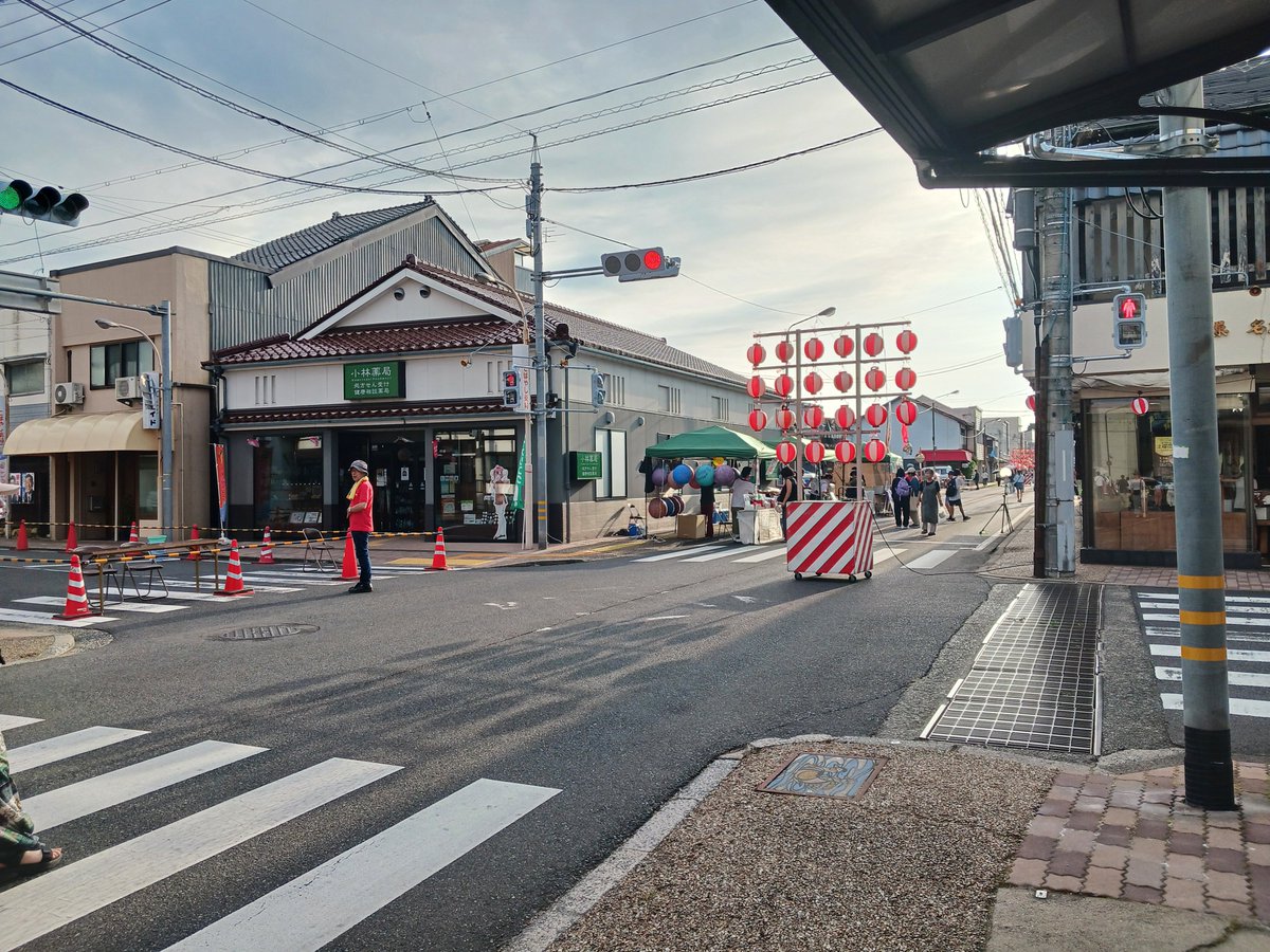 Alichonsan1212's tweet photo. 先週土曜夜市があったらしく、行けてなかったので、今日は屋台を利用して食べて帰ります。 https://t.co/aVAILL5qrq