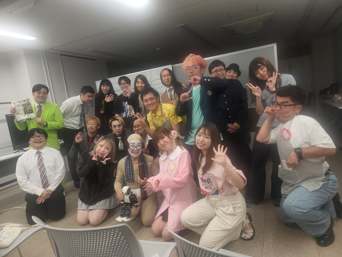MKYoriental25's tweet photo. 昨夜はこじんまりtoしたかいでMCとネタをするあんちゃんの応援🎤😄
あんちゃんとタカムラZさんのコンビ、杏クローゼットのネタ楽しめました☺️
同じMCのもりちゃんと生誕祭以来のあんちゃん💓 https://t.co/PkV7fMDX5b