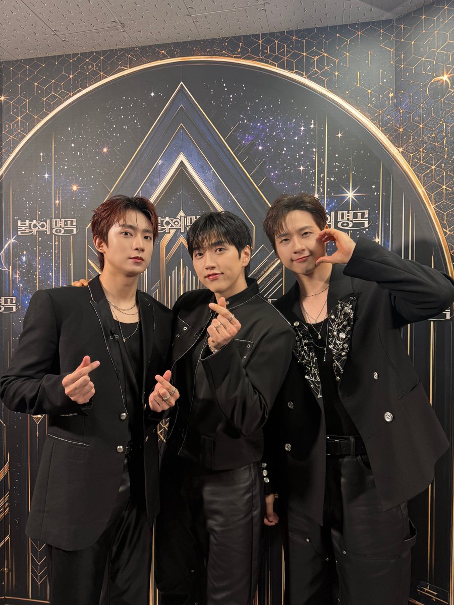 _B1A4OFFICIAL's tweet photo. 잠시 후 6시 5분!
KBS2 2026 불후의 명곡 '왕중왕전' 
2부에 #B1A4 가 출연합니다. 

지난 주, 무대에 이어
이번 주 토크 대기실에서의 모습도
함께해주세요 :)

 #신우 #산들 #공찬 #비원에이포 https://t.co/McgoPSvWc0