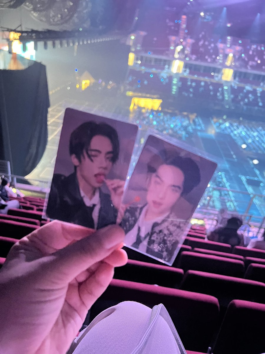 Fernji_35's tweet photo. ภีมเปัอพี่มาแล้ว  อยากเจอแล้ว
ตื่นเต้น 💙💜😊🥰 
#COPPERdechawat #PEEMWASU 
#BUS_LIGHTASONE_D2 https://t.co/WZ5WNhC5N4
