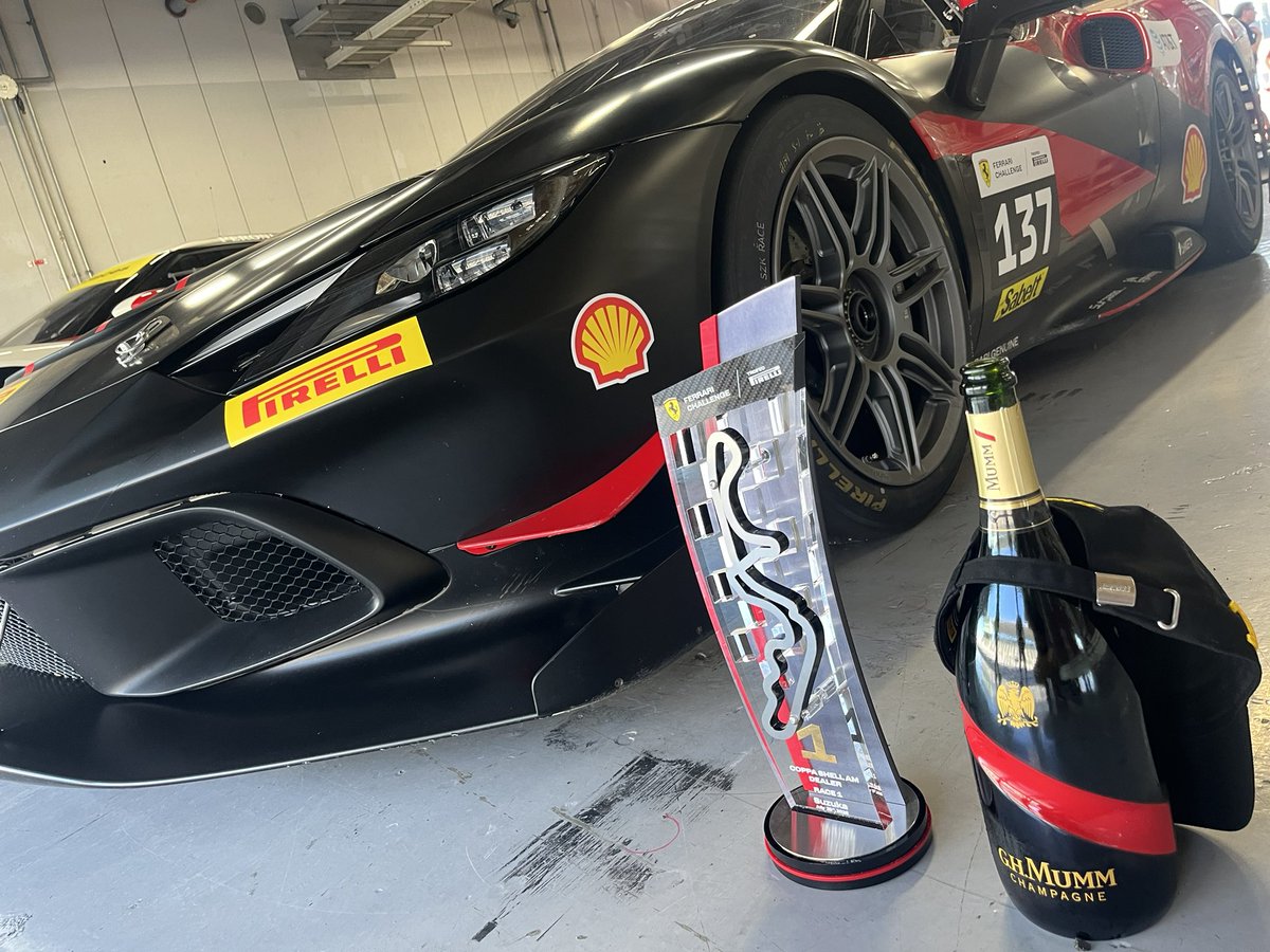 ICH_SPiRiT's tweet photo. 今週も鈴鹿でフェラーリチャレンジのコーチングです！脅威の路面温度63℃の中、荒れたレースを制し今季2勝目🏆
明日も接戦が予想されますが、2連勝をサポートできるように頑張ります。自分のレースより緊張する😅 https://t.co/no08EaaAtw