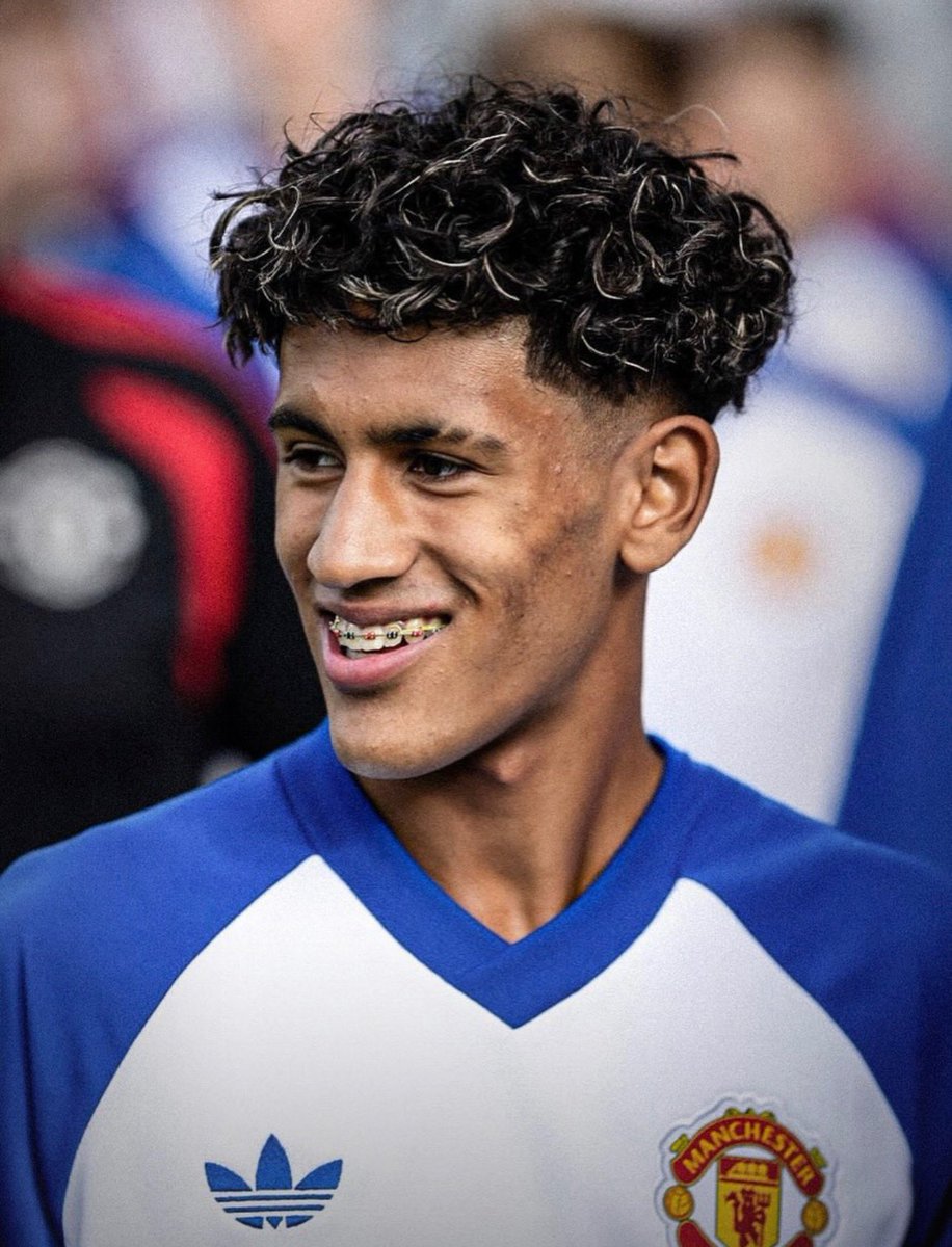 hfworld_'s tweet photo. 15-year-old JJ Gabriel on IG after being named on the bench for Man United's 5-0 win over Rosenborg:  

"Patience" ⏳🔴  

After bagging 29 goals in the academy last term, the youngster traveled with Michael Carrick's senior squad and is handling his step-up like a true pro. https://t.co/m25DNyr5Rz