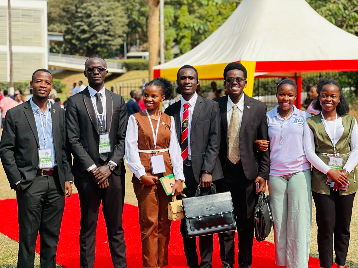 akankunda76704's tweet photo. Creating opportunities together across borders.Regional integration is more than a political ambition. At the 3rd E.A leaders summit @Makerere
@TheGuildSummit
@Nabwirerrose
@MutesiPatr50882
@TrevisMuhwezi https://t.co/EJaTcCc7Es