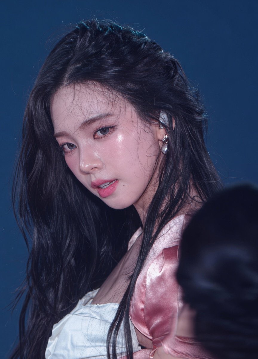 cocOvOzhang's tweet photo. The gorgeous Karina is coming to Waterbomb Seoul soon, I can barely wait to watch her live stage.

KARINA WATERBOMB SEOUL

#KARINAxWATERBOMB2026 https://t.co/OAiDr30cal