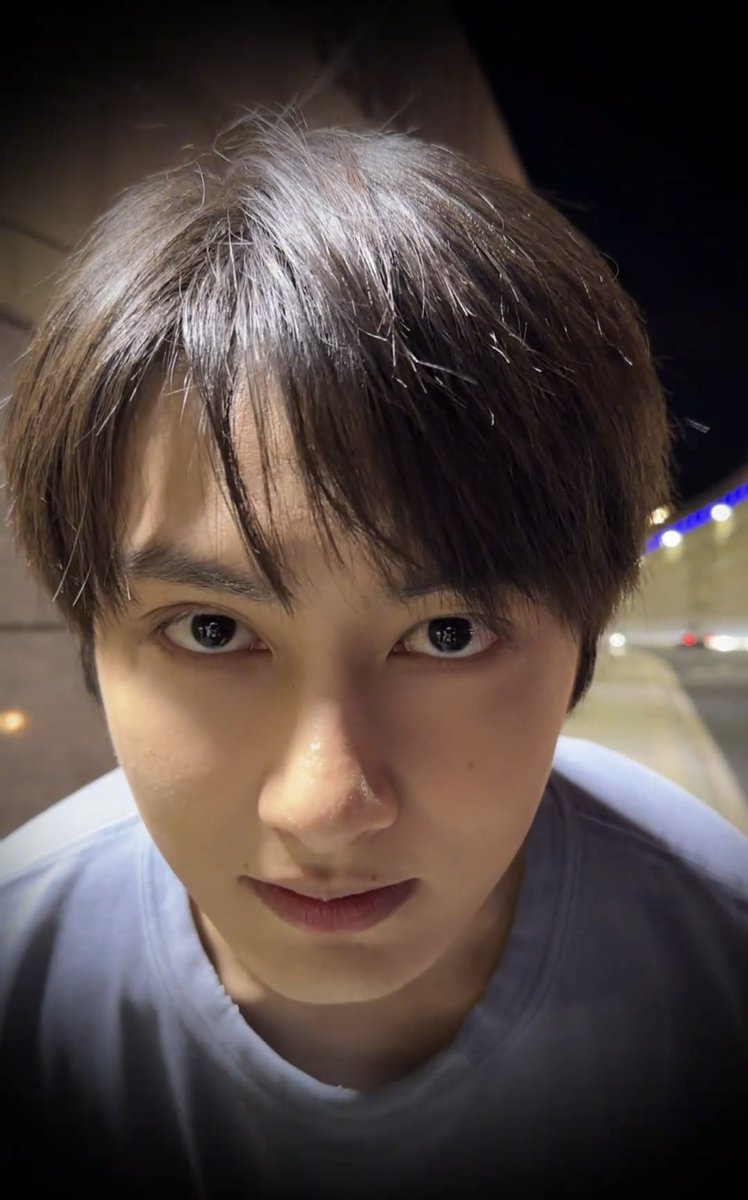moontomeetyou's tweet photo. you’re telling me he’s 30?? 😭 https://t.co/ihxYYiLXhz