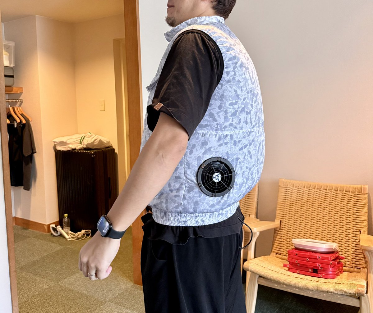 funky_kato1978's tweet photo. これ初めて着た！涼しい！これで歌いたい！笑

というわけで、大阪 #ジャイガ ぼちぼち演ります。皆々様、何卒よろしく🔥 https://t.co/emXpBWtKJP