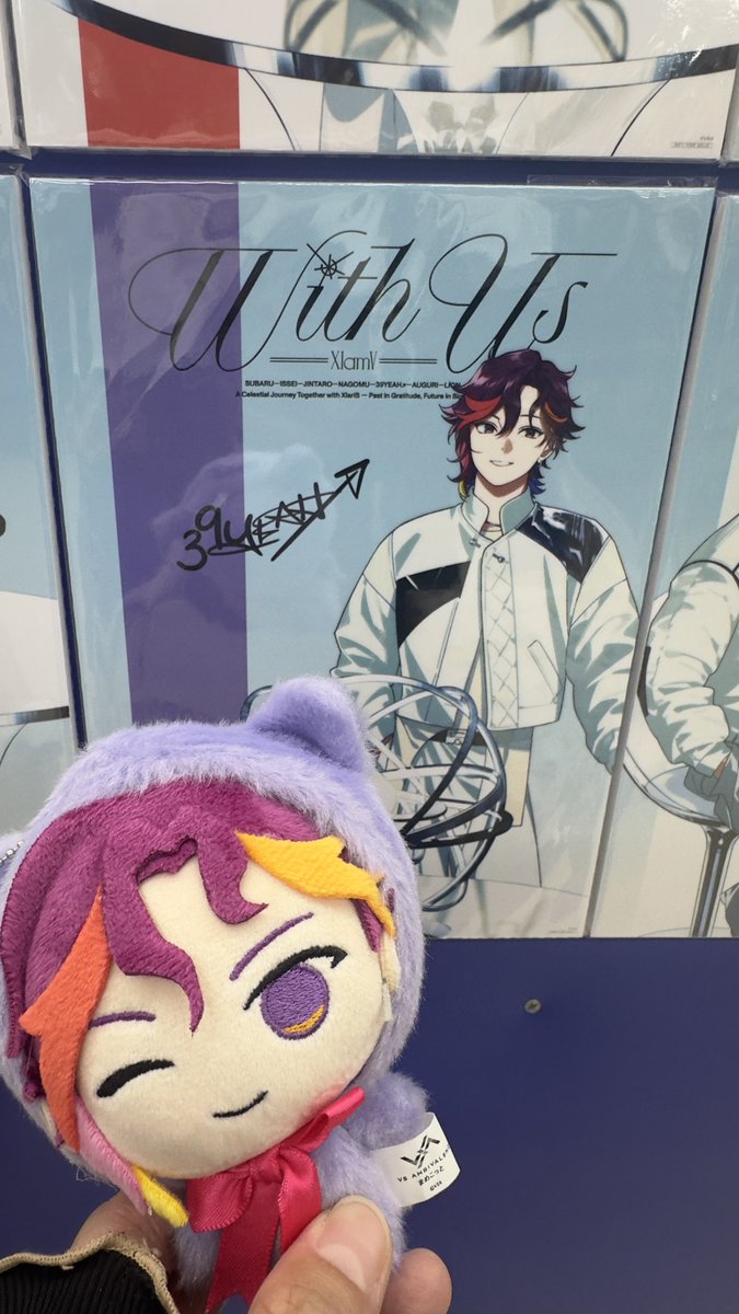 kk819stm's tweet photo. お出かけ帰りに、
名古屋のアニメイト寄って撮った📸
アルバムたくさん聞きます！

 #ビバレン
 #クランヴ https://t.co/ov2WHOUrFt