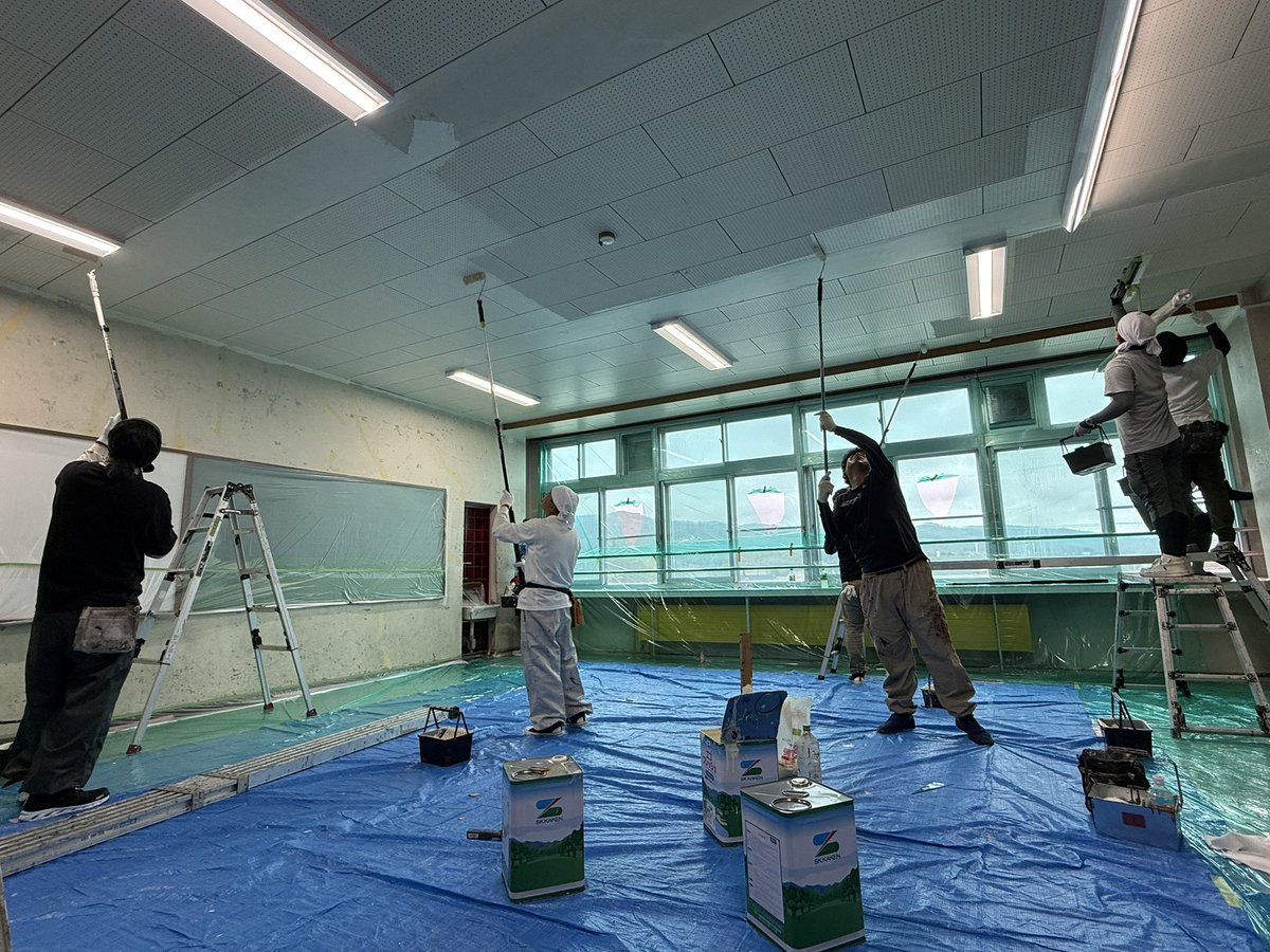 evisu_genes's tweet photo. 美唄塗装業組合ボランティア活動
東小学校教室の遊具塗装
完了です(･o･)ゞお疲れ様でした
ありがとうございました！ https://t.co/9q3BXR5ZoG