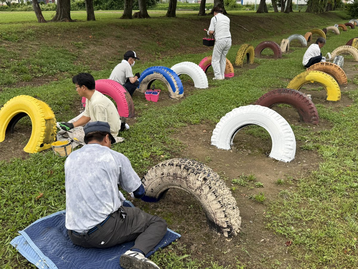 evisu_genes's tweet photo. 美唄塗装業組合ボランティア活動
東小学校教室の遊具塗装
完了です(･o･)ゞお疲れ様でした
ありがとうございました！ https://t.co/9q3BXR5ZoG