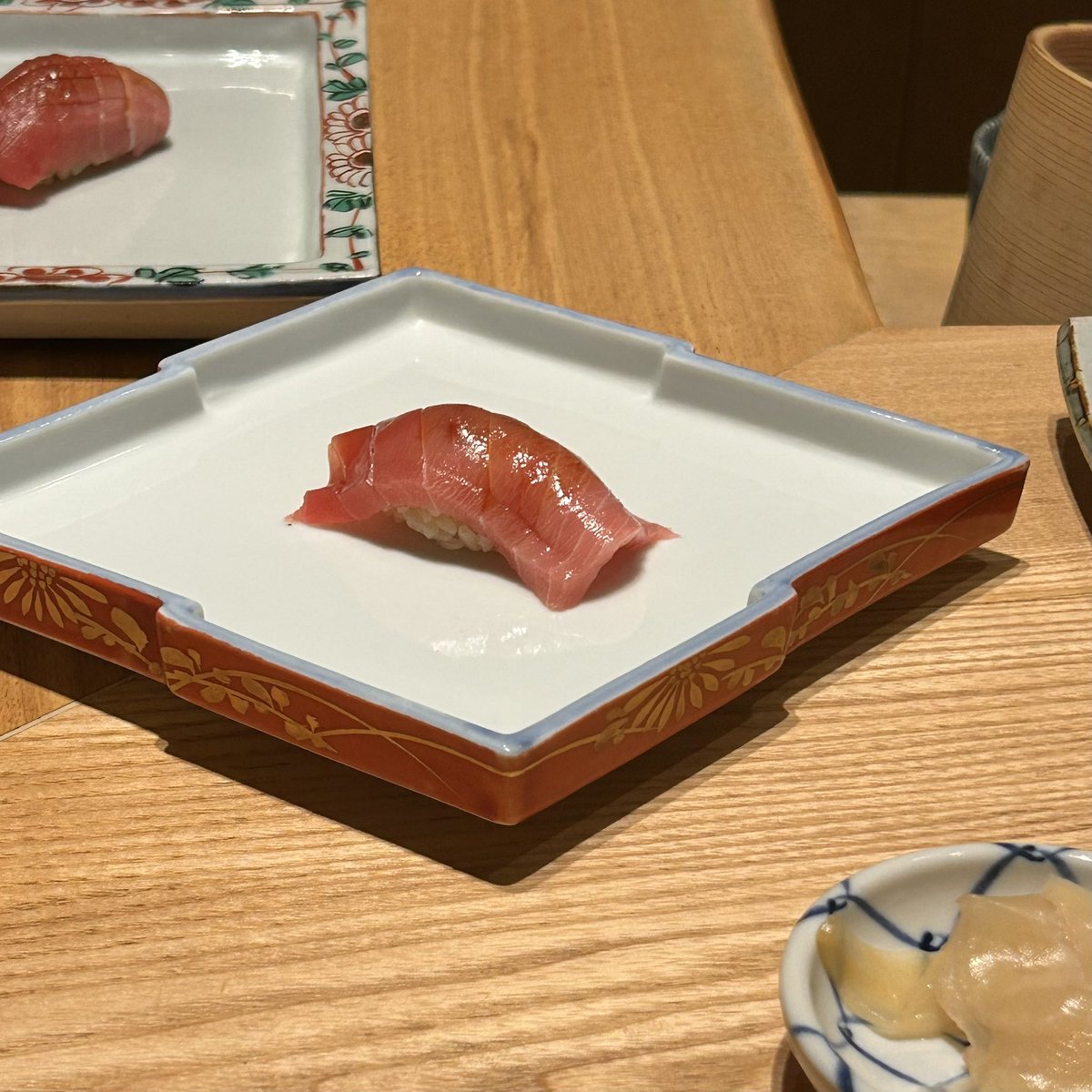 64mmo_'s tweet photo. いつかのすし https://t.co/OhWGoOCI4Q