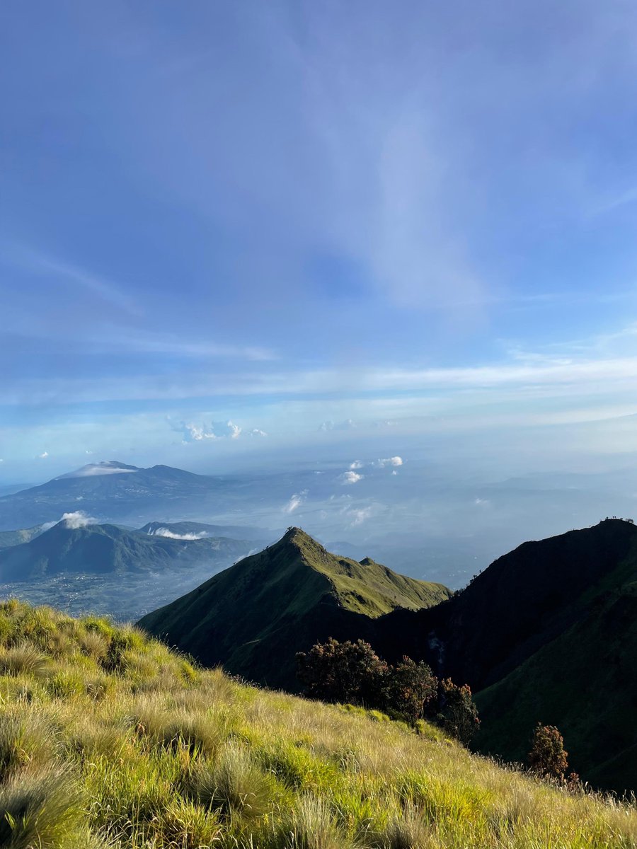fikoefi's tweet photo. #syahdu,~ 🗻🌿🍃 https://t.co/HZdvJCka0X