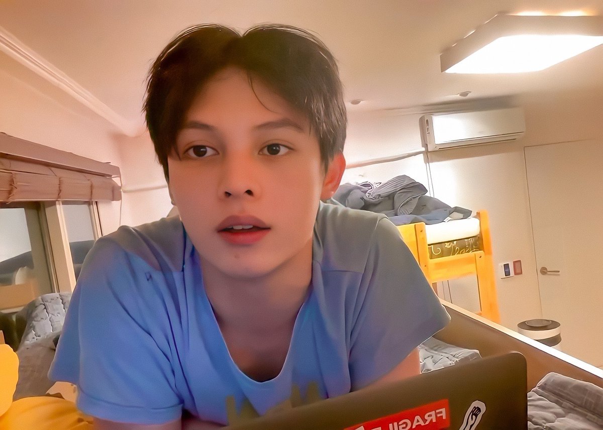 nnnong2_'s tweet photo. 제임스가 머리를 안길러줘서 나혼자 영원히 머리긴 제임스를 보고…….그리워하고……..추억함…….. https://t.co/uU5arvtdfd