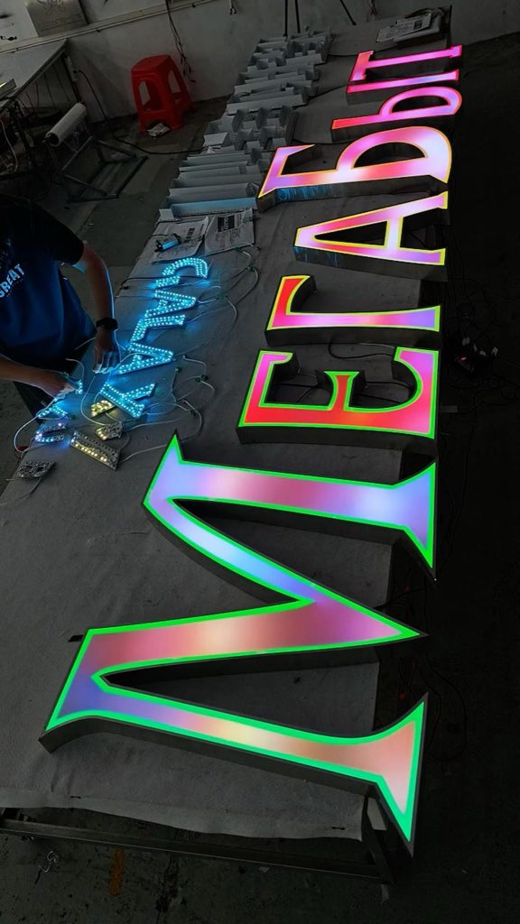 ninalimajp's tweet photo. Say goodbye to traditional signs!#led #neon #storefront #barsign #signboard https://t.co/W9UzVZp4oT