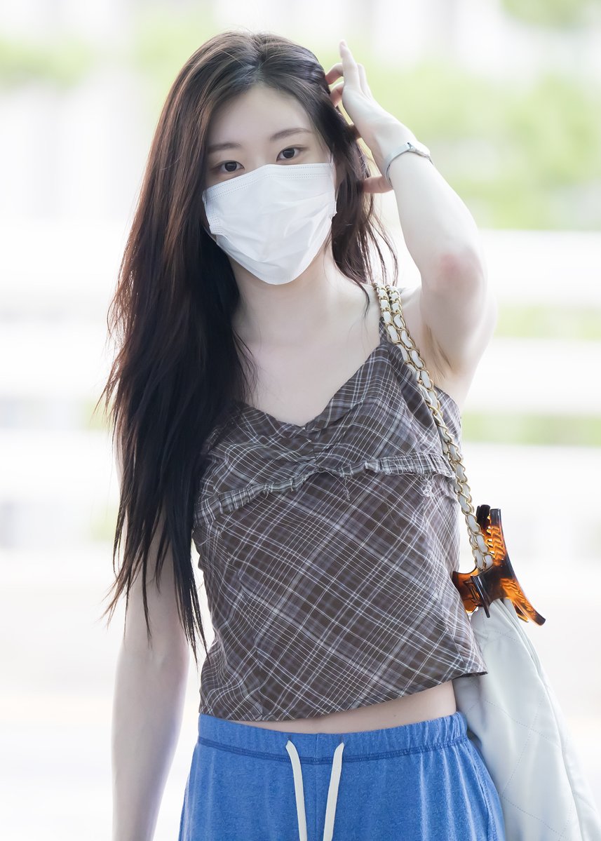 ITZY_PAN's tweet photo. 260725
#있지 #ITZY #채령 #CHAERYEONG https://t.co/xOHNNswUQF